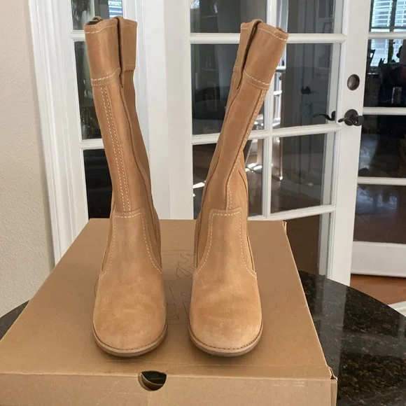 Timberland Earthkeepers Suede Boots - Picture 2 of 7